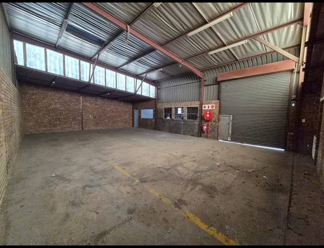 172M² WAREHOUSE TO LET IN WADEVILLE